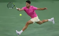 Carlos Alcaraz lần đầu tiên giành chiến thắng trước Aliassime
