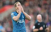 Chelsea và Tottenham mất điểm khó tin