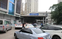 Hà Nội còn 13 trung tâm đăng kiểm, người dân xếp hàng dài chờ đợi