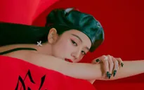 Album solo của Jisoo (BLACKPINK) vượt mốc 500.000 bản đặt trước
