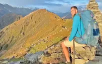 Đi bộ 15.000 km gây quỹ cho trẻ em nghèo