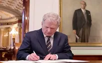 Phần Lan ký đạo luật gia nhập NATO