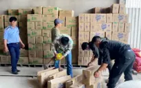 An Giang: Tạm giữ số lượng lớn hàng hóa vi phạm về nhãn mác