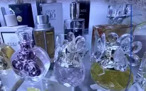 Nước hoa giả “đội lốt” hàng chính hãng tràn lan trên thị trường