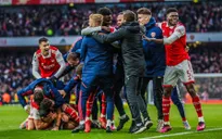 Vòng 26 Ngoại hạng Anh: Arsenal ngược dòng nghẹt thở, Man City thắng dễ