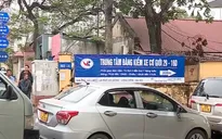 Tài xế vật vờ chờ đăng kiểm, không dám ngủ vì sợ mất chỗ