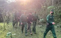Triệt phá đường dây đưa người trái phép sang Lào