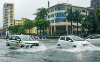 Mưa lớn, nhiều học sinh ở Đà Nẵng, Quảng Trị phải nghỉ học