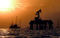 Mỹ nới lỏng trừng phạt ngành dầu khí của Venezuela