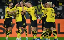 Dortmund vươn lên dẫn đầu Bundesliga