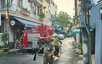 Nhà 2 tầng ở TP Hồ Chí Minh bốc cháy sau tiếng nổ