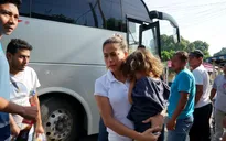 Mexico huy động xe bus chở người di cư ở khu vực biên giới với Mỹ