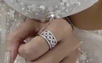 Rộ tin về ngày cưới của Thanh Hằng, bà bầu Nhã Phương cực quyến rũ