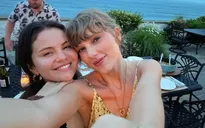 Selena Gomez bán đấu giá vé concert của Taylor Swift