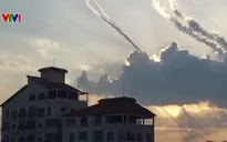 Xung đột tại Dải Gaza bước sang ngày thứ hai, Liên hợp quốc triệu tập phiên họp khẩn