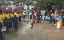 Người dân, học sinh TP Hồ Chí Minh trải nghiệm thực hành phòng cháy chữa cháy