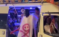 Xử phạt tài xế lái xe tang diễu phố đêm Halloween