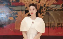 Đỗ Mỹ Linh khoe nhan sắc 'gái một con', rạng rỡ khi ngồi "ghế nóng"