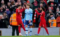 Salah tỏa sáng, Liverpool thắng thuyết phục Brentford