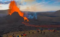 Iceland cảnh báo núi lửa tiếp tục phun trào tại Reykjanes