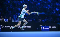 Đánh bại Daniil Medvedev, Jannik Sinner vào chung kết ATP Finals