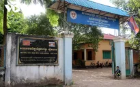 Thầy giáo tận tâm với trẻ em gốc Việt tại Campuchia