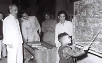 Chủ tịch Hồ Chí Minh: “Nhiệm vụ của cô giáo, thầy giáo là rất quan trọng và rất vẻ vang”