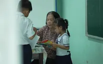 Những thầy cô về hưu vẫn say sưa dạy học trò nghèo