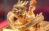 Ấn vàng Hoàng đế chi bảo hồi hương, có 4-5 bảo vệ túc trực ngày đêm