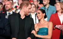 Harry - Meghan sẽ không được Hoàng gia Anh "chào đón" vào Giáng sinh