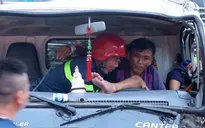 Giải cứu tài xế xe tải mắc kẹt trong cabin sau tai nạn ở TP Hồ Chí Minh