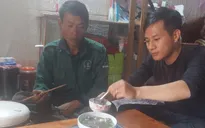 Công an xã giúp người đàn ông khiếm thính đi lạc về với gia đình