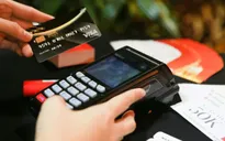 Cẩn trọng trước lời mời mở thẻ, rút tiền từ thẻ tín dụng