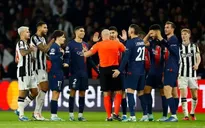 Pha thổi phạt đền gây tranh cãi trong trận Newcastle gặp PSG