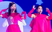Diva Mỹ Linh nhận Diệu Nhi là “thầy”, chăm chú nghe đàn em chỉ dẫn