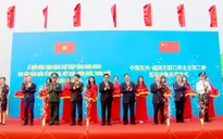 Khách du lịch được xuất nhập cảnh qua khu vực cầu Bắc Luân II