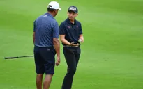 Nguyễn Anh Minh "kèm chặt" huyền thoại golf thế giới Michael Campbell