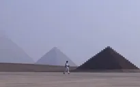 Triển lãm nghệ thuật đương đại tại kim tự tháp Giza