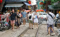 Đường sắt Hà Nội đề nghị giải tỏa phố "cà phê đường tàu"