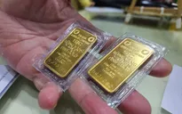 Giá vàng vẫn neo cao