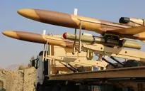 Iran ra mắt máy bay không người lái trang bị tên lửa
