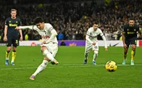 Sự trái ngược của Arsenal và Tottenham tại vòng 16 Ngoại hạng Anh