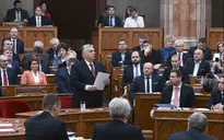 EU dỡ bỏ một phần quỹ bị đóng băng cho Hungary