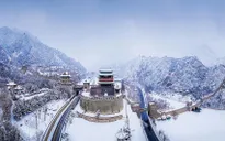 Du khách đến thăm Vạn Lý Trường Thành bất chấp giá rét