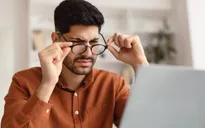 Màn hình máy tính gây bệnh cận thị nhiều hơn điện thoại