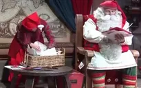 Ông già Noel mong muốn thế giới chung sống hòa bình