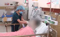 Mù mắt do ngộ độc rượu có cồn công nghiệp
