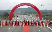 Thông xe tuyến cao tốc rút ngắn 1/3 thời gian từ Tuyên Quang đi Hà Nội