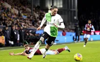 Thắng dễ Burnley, Liverpool tạm chiếm ngôi đầu