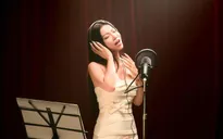 "Sứa thủy tinh" Phượng Vũ chữa lành trái tim tan vỡ với MV Em Khóc Được Rồi